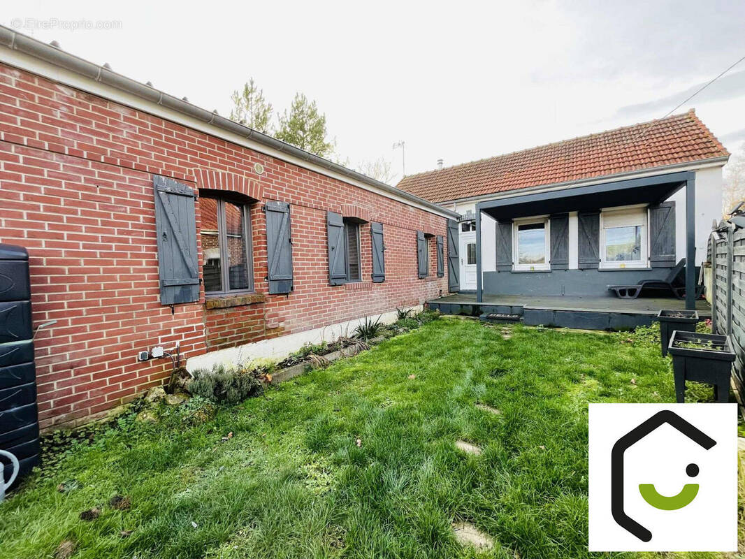 Photo 1 - Maison à SUZANNE