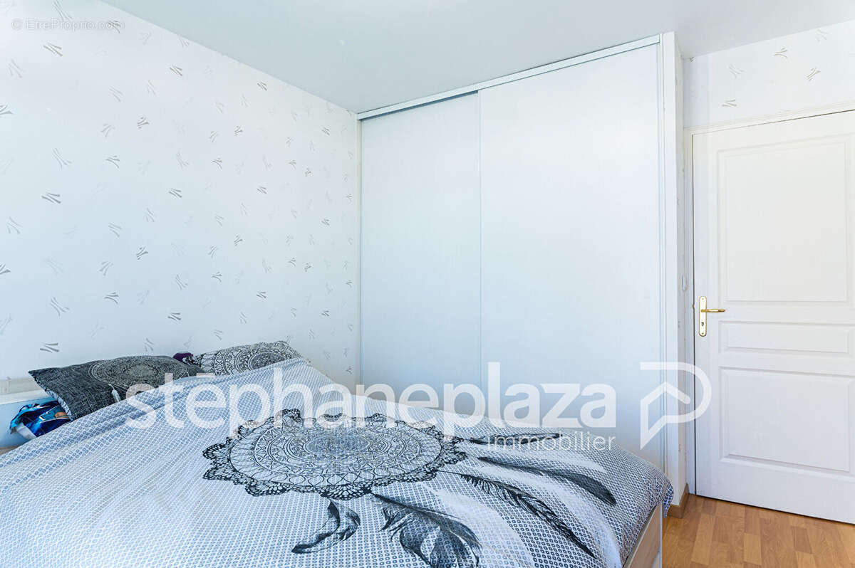 Appartement traversant de 94.5m² - 3 chambres avec BALCON de 13.9m² et DOUBLE GARAGE de 32.5m² - AMBERIEUX-EN-DOMBES - photo 12