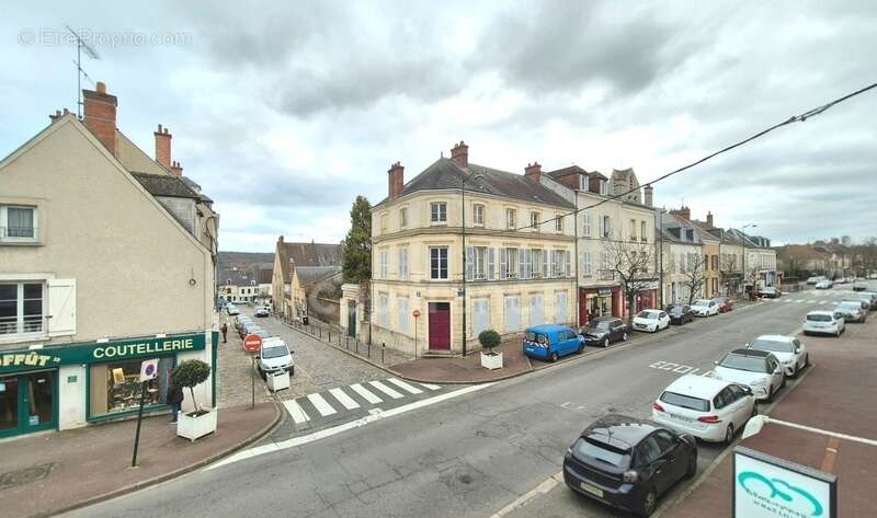 Appartement à vendre - 3 pièces avec Terrasse, Stationnement et Local de rangement à ETAMPES (91) - photo 4