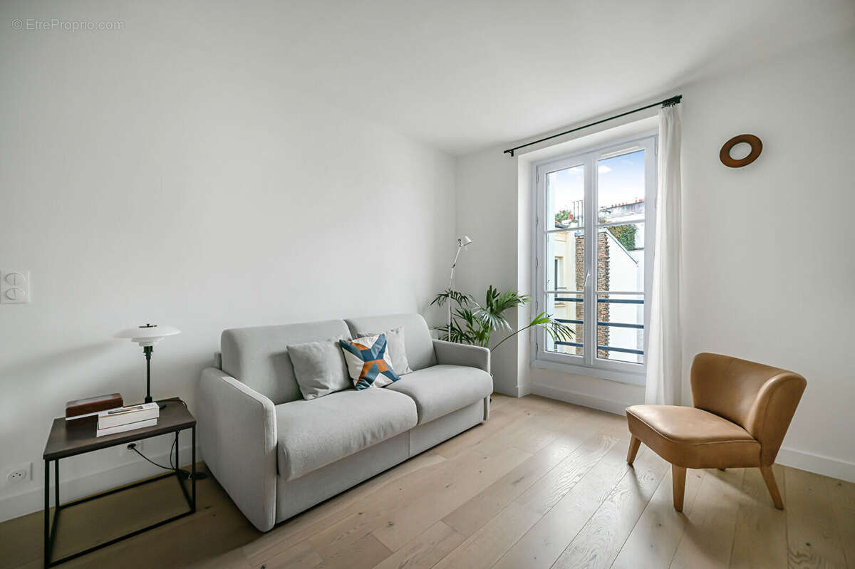 Appartement à PARIS-14E