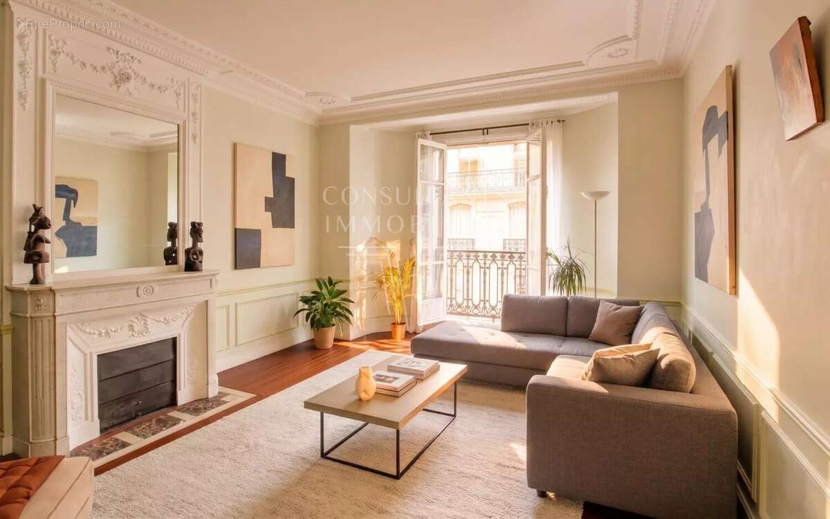Appartement à PARIS-7E