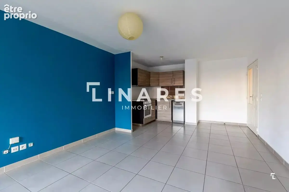 MASSILIA - Appartement T2 de 42m2 - Terrasse - Parking - 13006 - photo 4