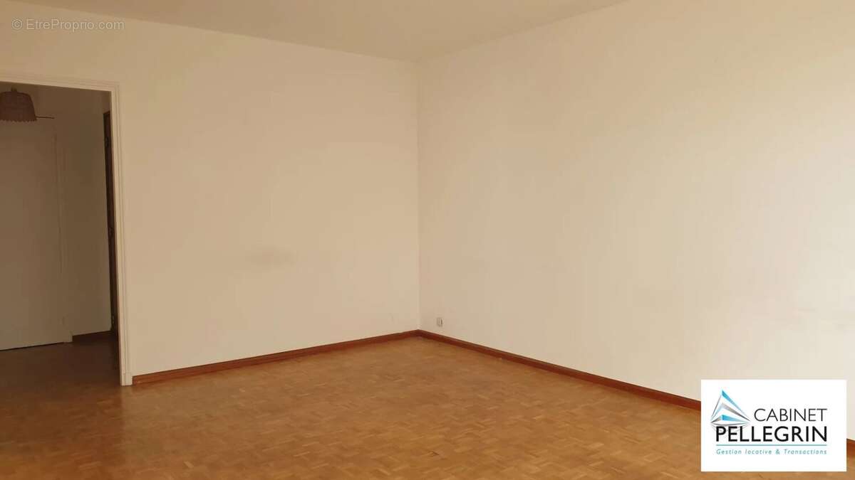 Appartement à MARSEILLE-4E