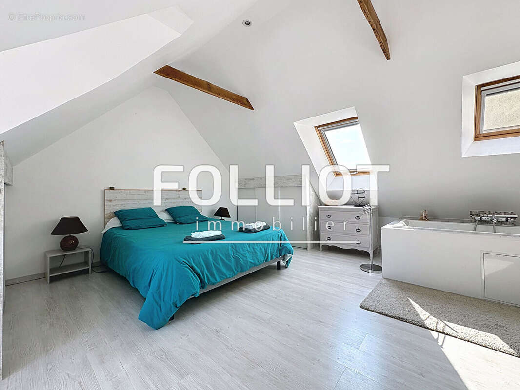 Maison à DONVILLE-LES-BAINS