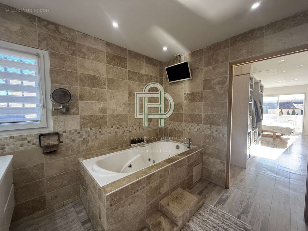 Immobilier de prestige : villa 4 pièces à vendre à la plage de Narbonne - photo 9
