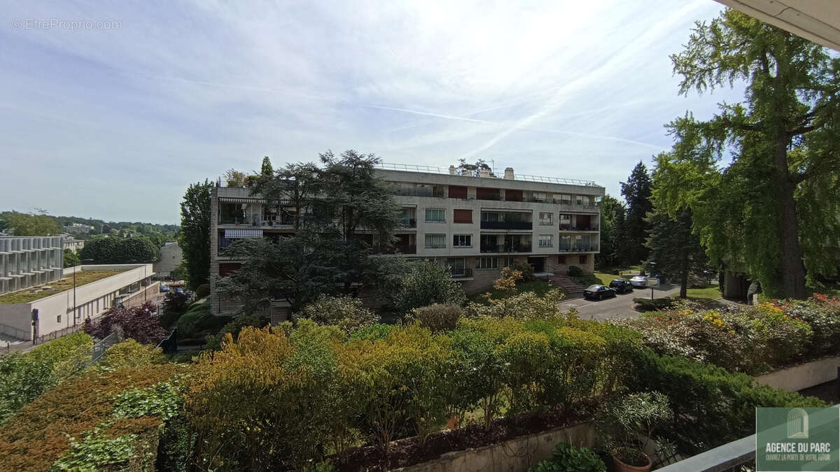 Appartement à VILLE-D'AVRAY