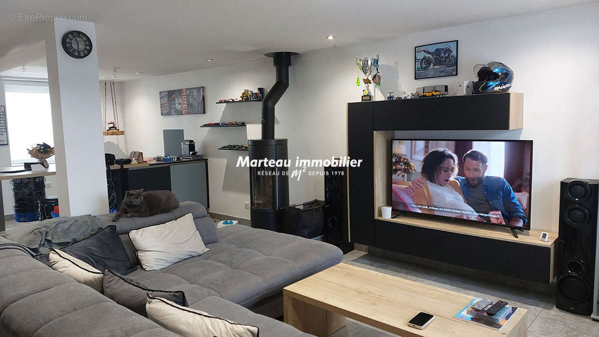 Maison à JOUE-L'ABBE