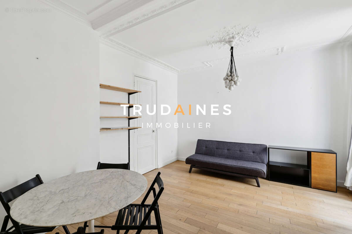 Appartement à PARIS-9E