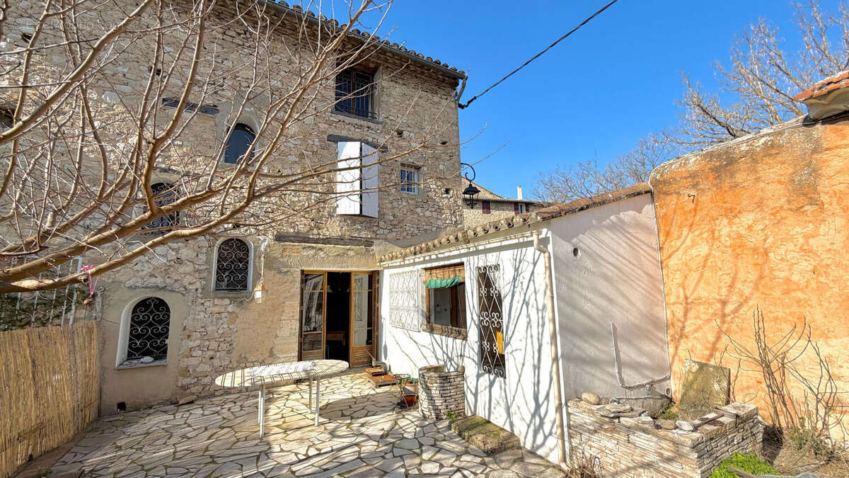 Maison à PERNES-LES-FONTAINES