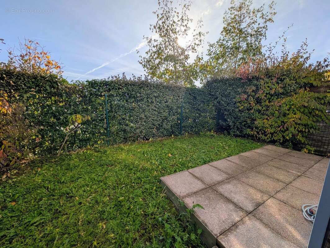 Appartement à LES CLAYES-SOUS-BOIS