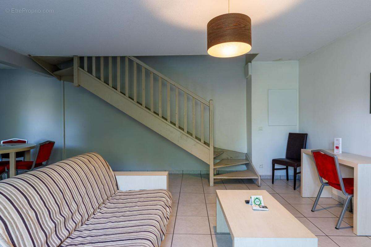 Appartement à SAINT-JEAN-D'ILLAC