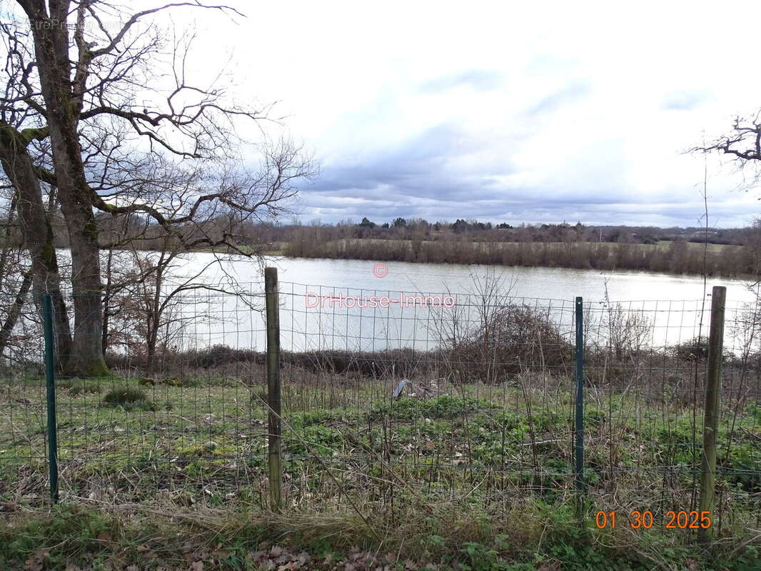Terrain à POUCHARRAMET
