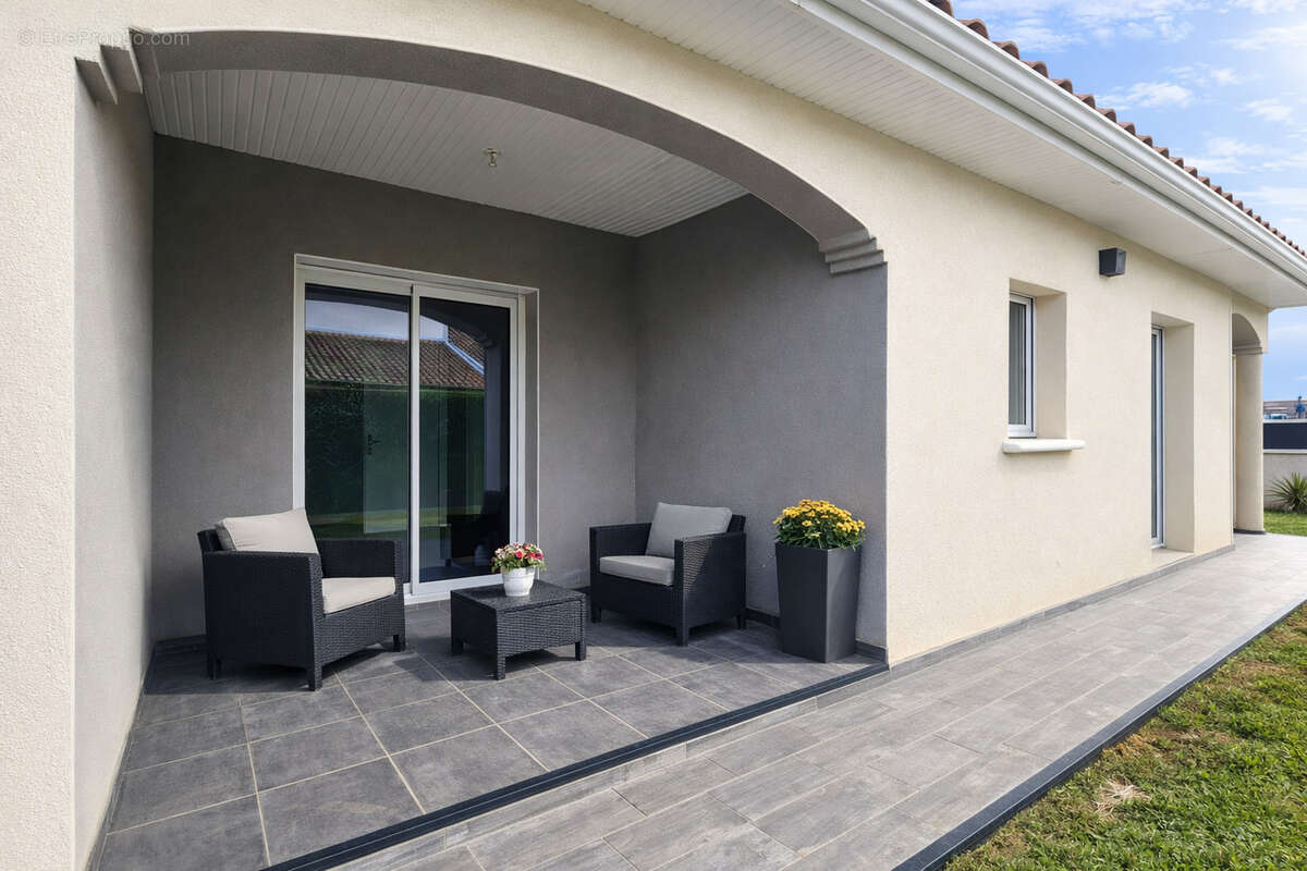Maison à AGNIN