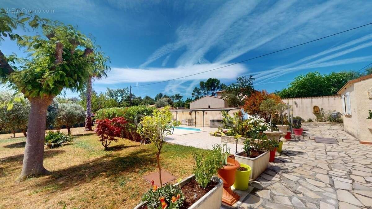 Maison à vendre 5 pièces GAREOULT (83) - photo 17