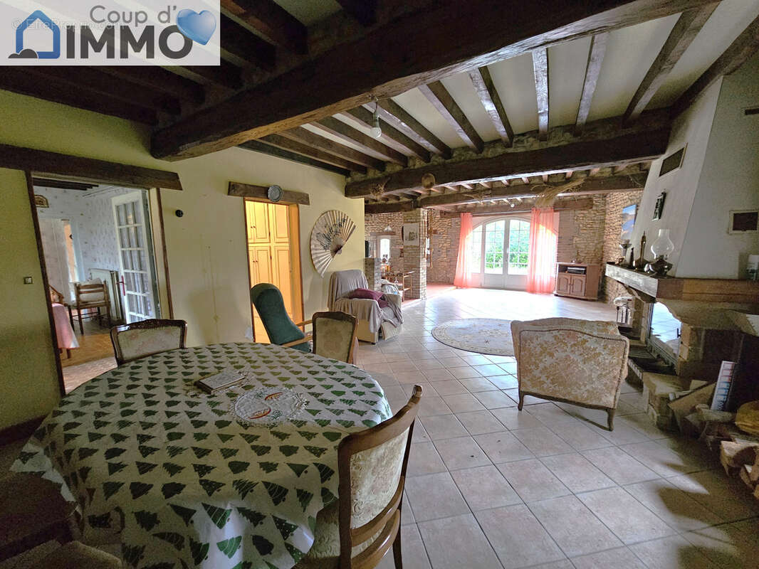 Maison à CHESSY-LES-PRES