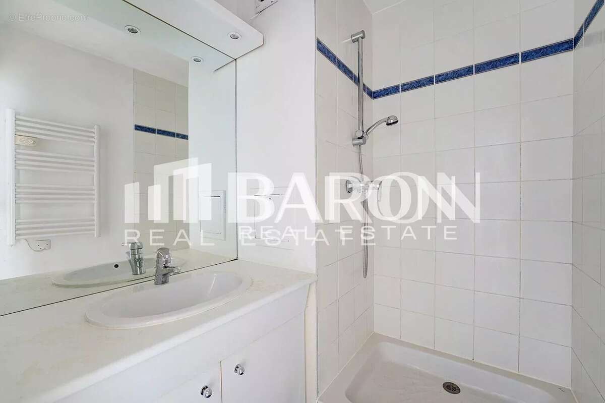 Appartement à LEVALLOIS-PERRET