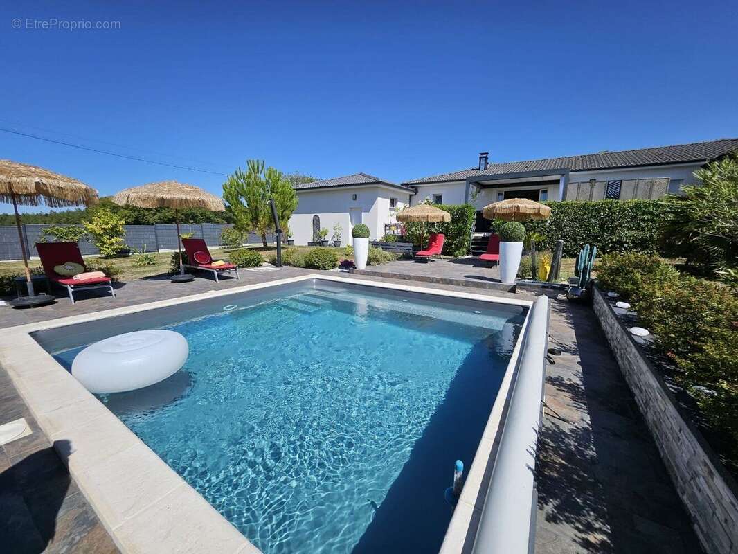Maison à LA CHAPELLE-GONAGUET