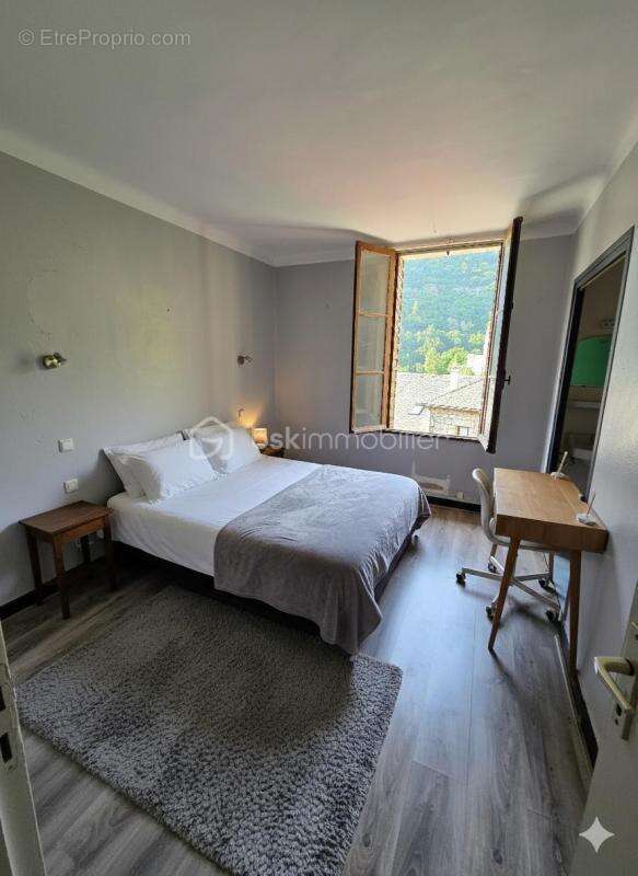 Appartement à SAINTE-ENIMIE