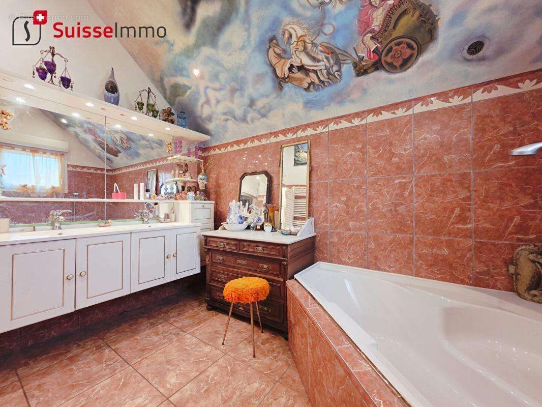 Maison à MONTBOUTON