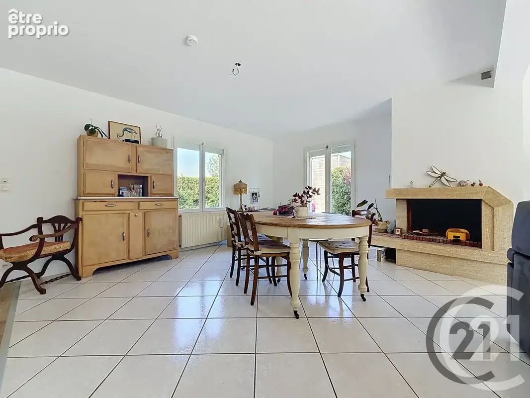 Maison 6 pièces 156 m² à vendre à Saint-Julien-Les-Villas (10800) - photo 3