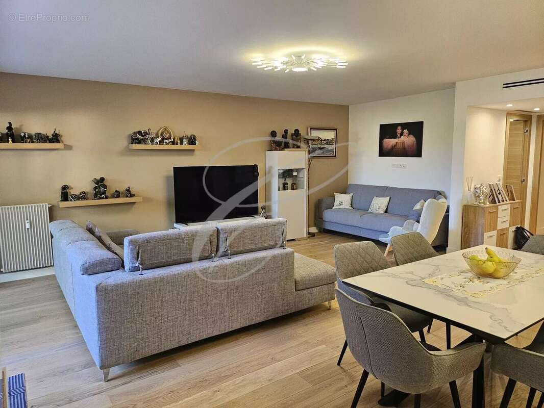 Appartement à ROQUEBRUNE-CAP-MARTIN