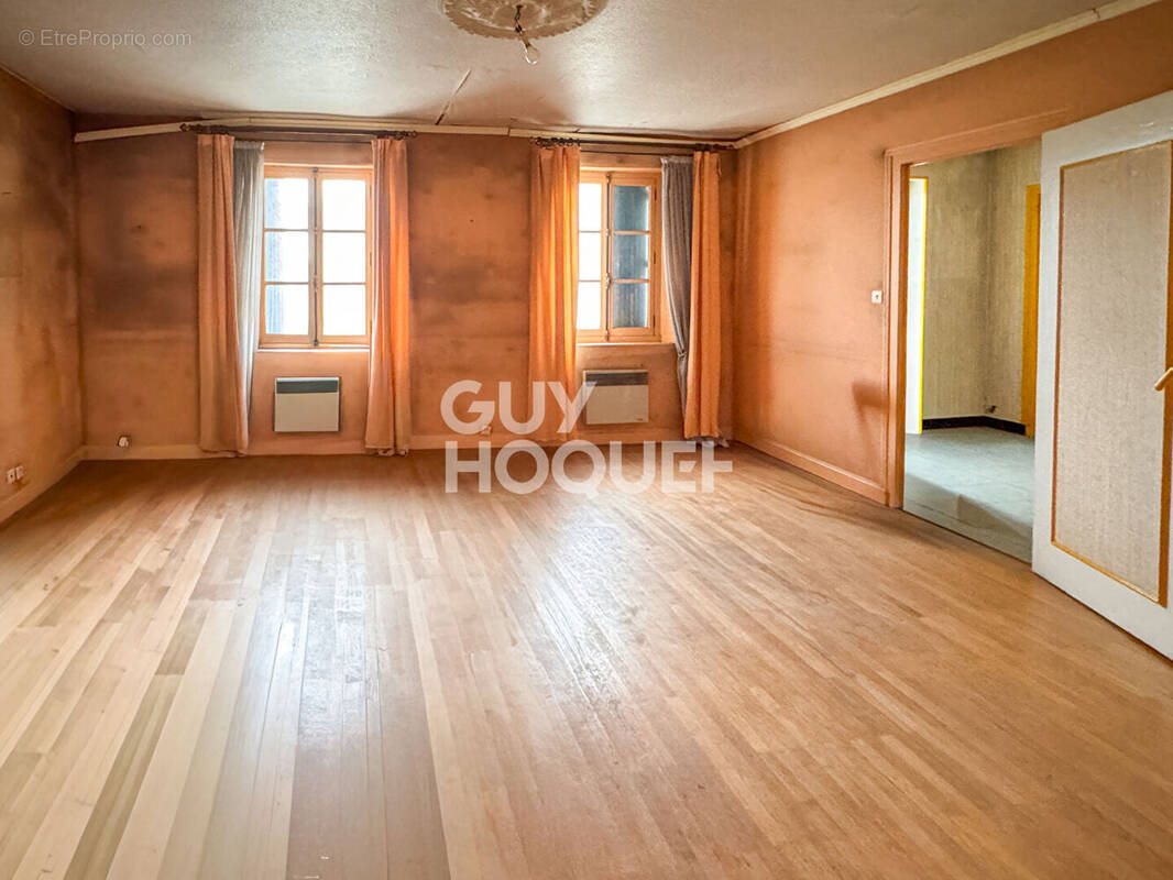 Appartement à PONT-EVEQUE