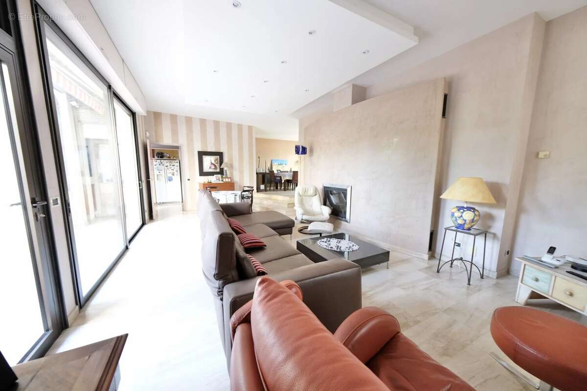 Maison à LYON-8E