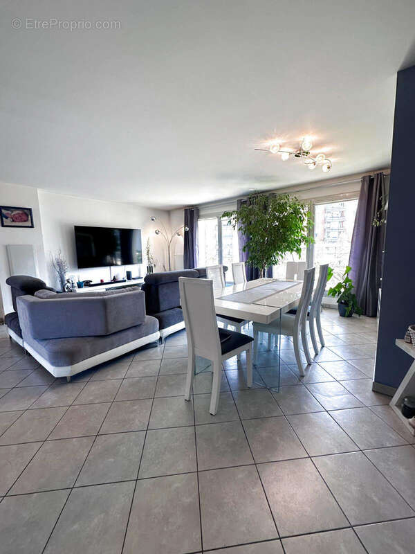 Attique de 111m2 avec extérieurs confortables - T5 - photo 3