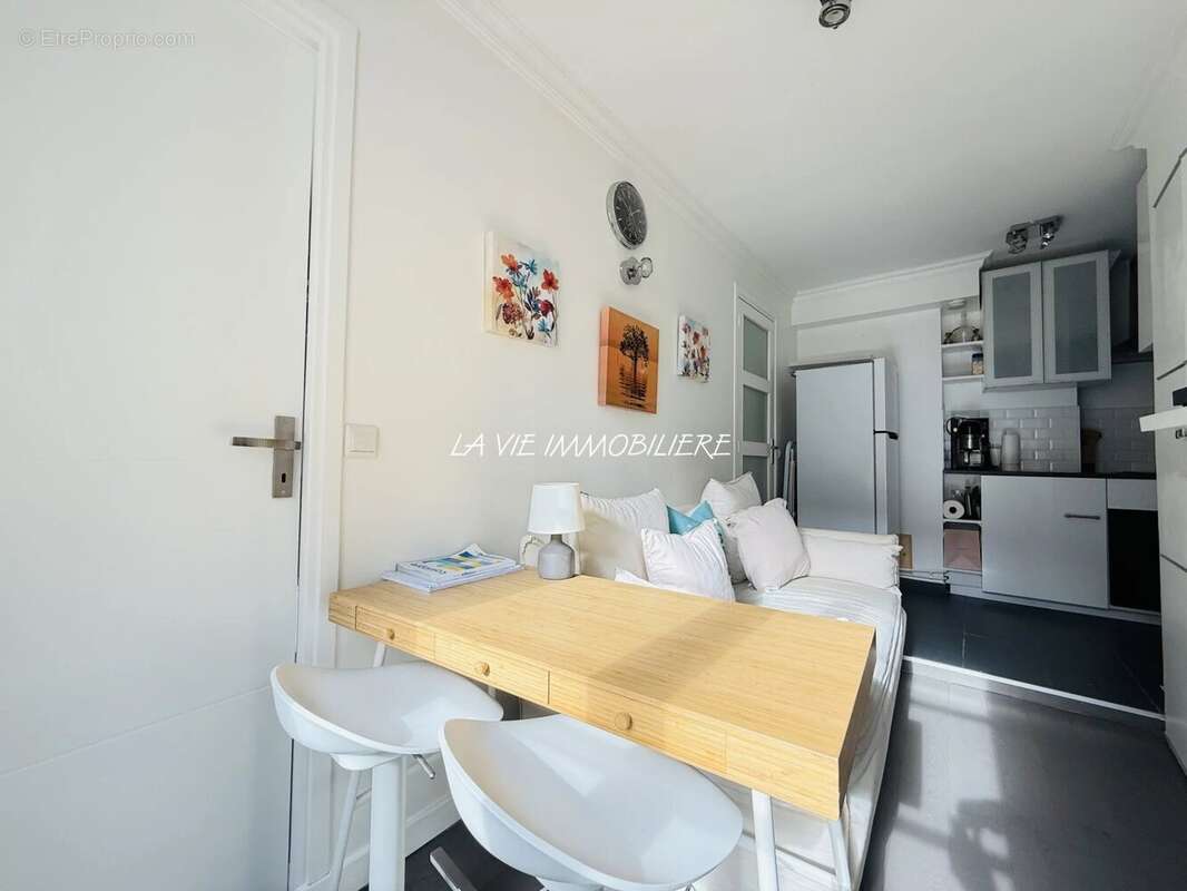 Appartement à PARIS-1E