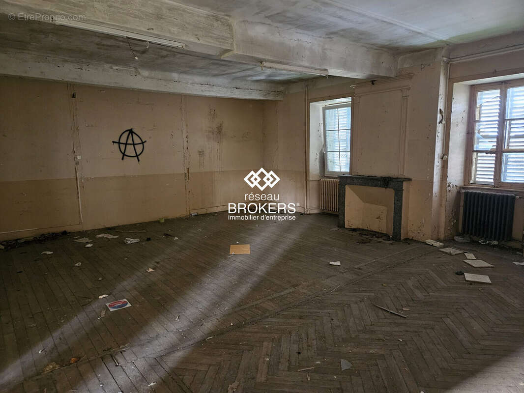 Commerce à SAINT-AMOUR