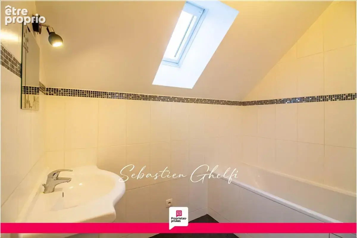Maison avec 4 chambres- 2 salles d''eau-2 wc-cellier-garage - photo 15