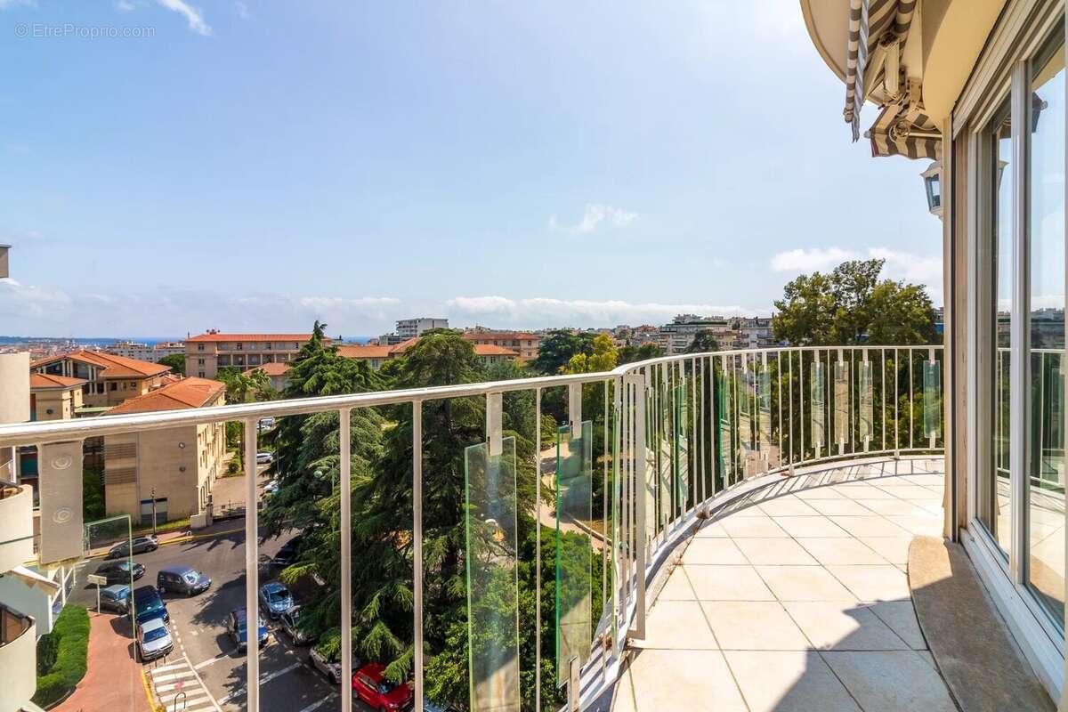 Appartement à LE CANNET