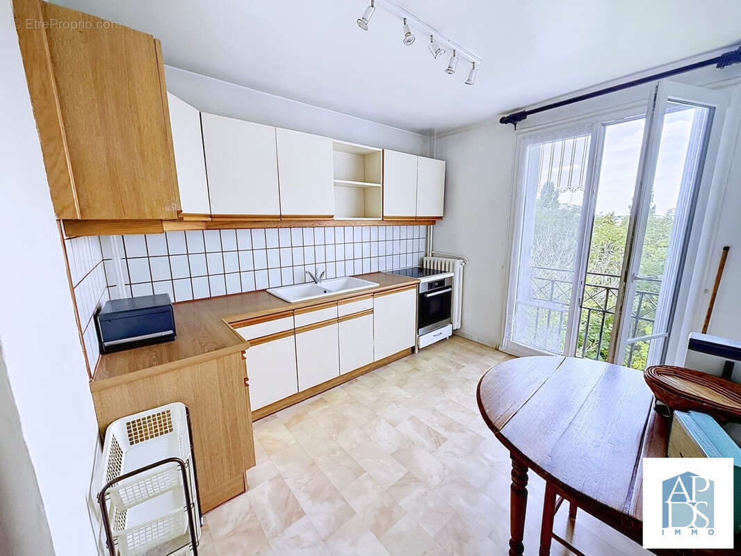 Cuisine séparée - Appartement à NOISY-LE-GRAND