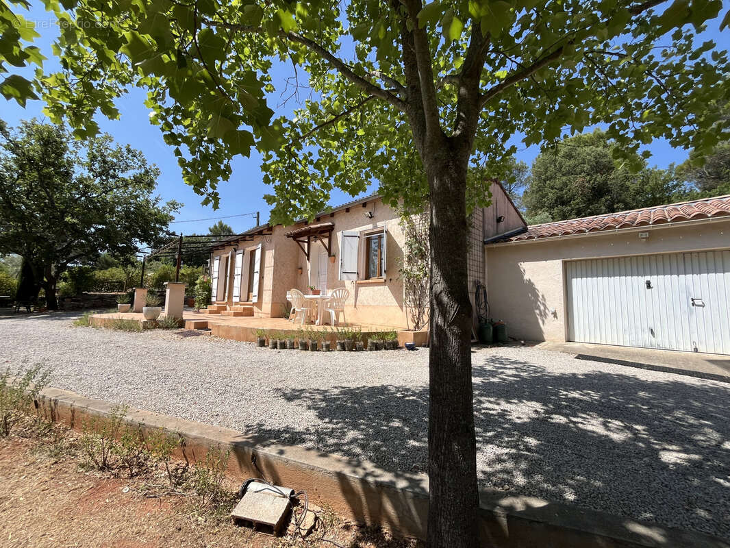 Maison à MONTMEYAN