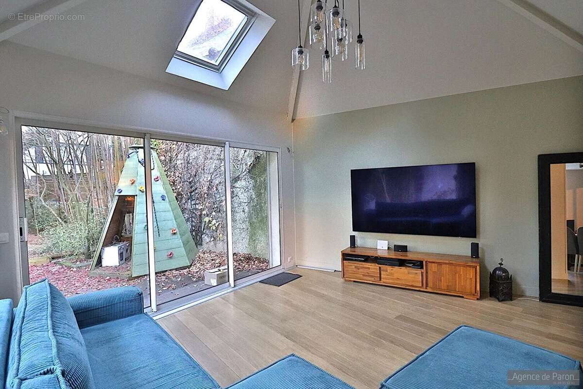 Maison à VERRIERES-LE-BUISSON