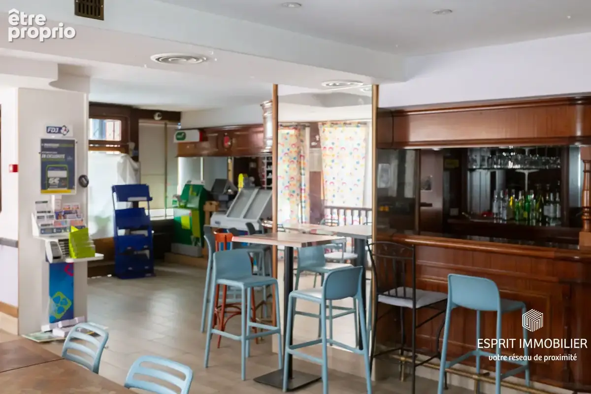 Concarneau - Immeuble avec local commercial, appartement et chambres d'hôtel - photo 5