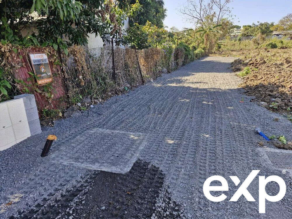 Terrain à LE TAMPON