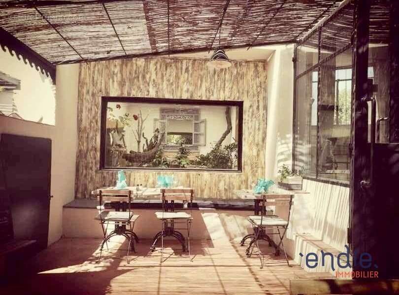 Commerce à SALERNES