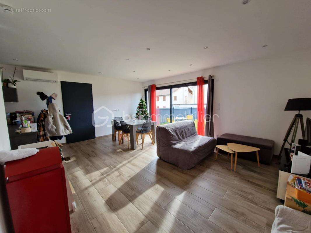 Maison à LA TOUR-DU-PIN