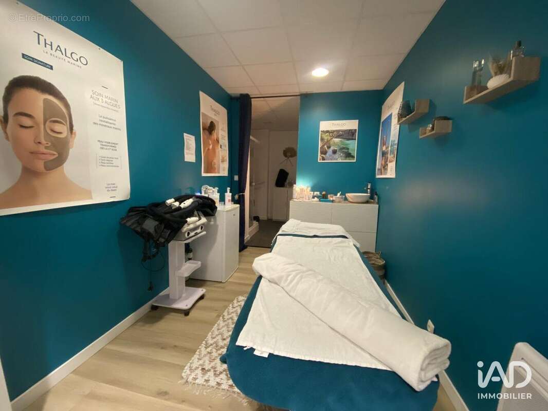 Photo 7 - Commerce à CARVIN