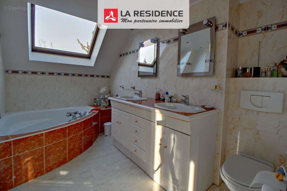 Maison à MEZY-SUR-SEINE