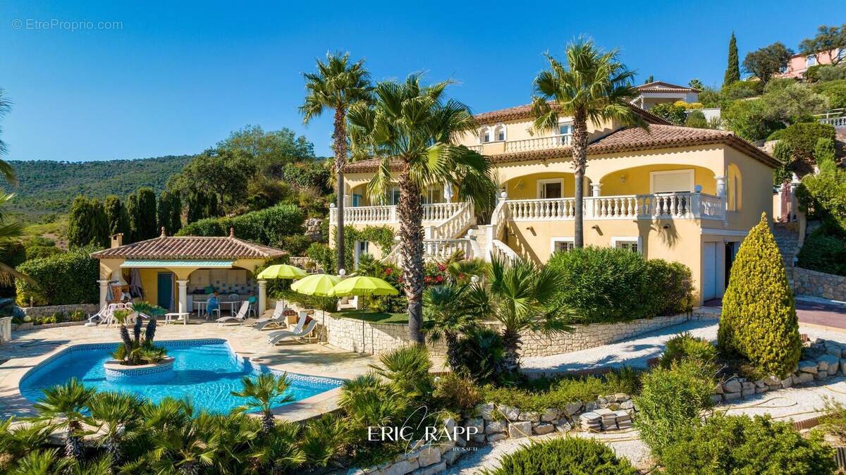 Photo 1 - Maison à ROQUEBRUNE-SUR-ARGENS