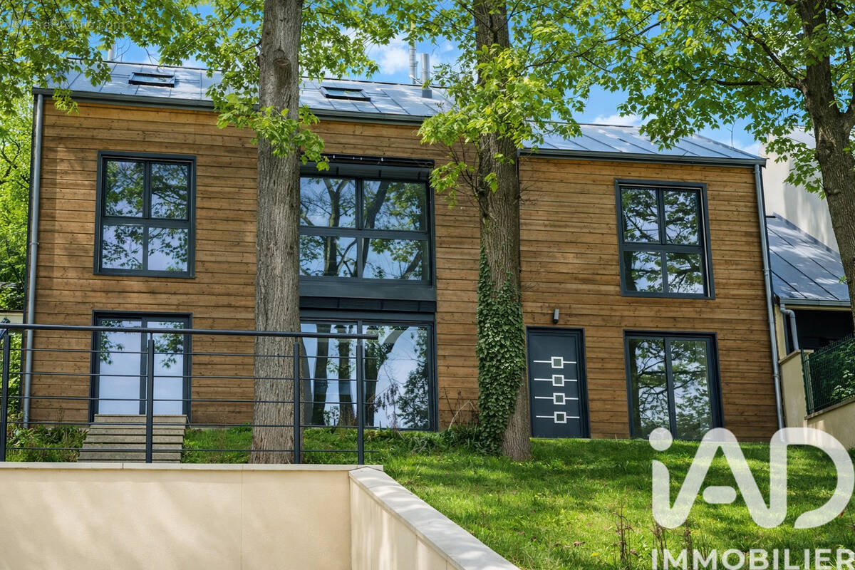 Photo 1 - Maison à BURES-SUR-YVETTE