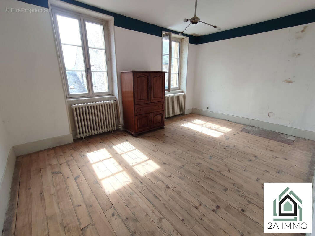 Maison à SAINT-GERVAIS-D'AUVERGNE