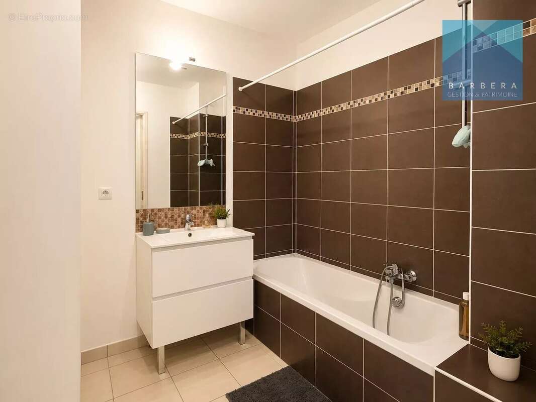 À VENDRE – Grand studio de 33 m² avec loggia et parking – Nice Madeleine - photo 4