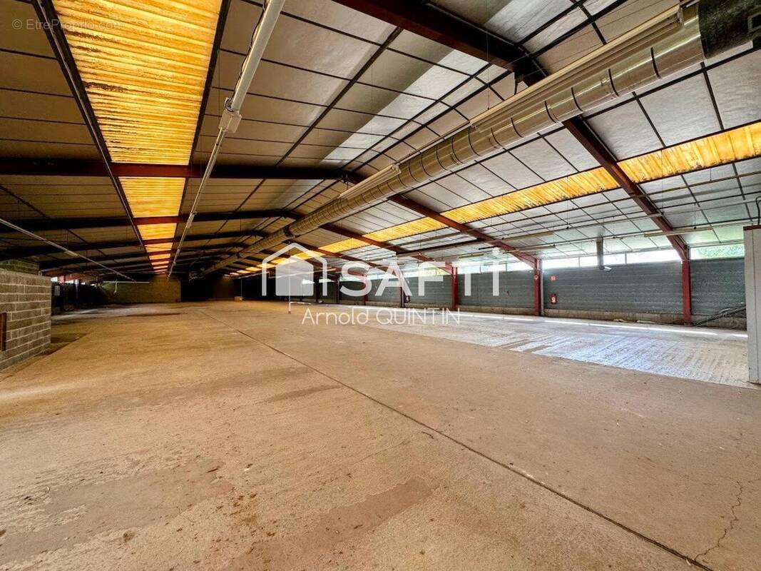 Photo 1 - Commerce à ETAIN