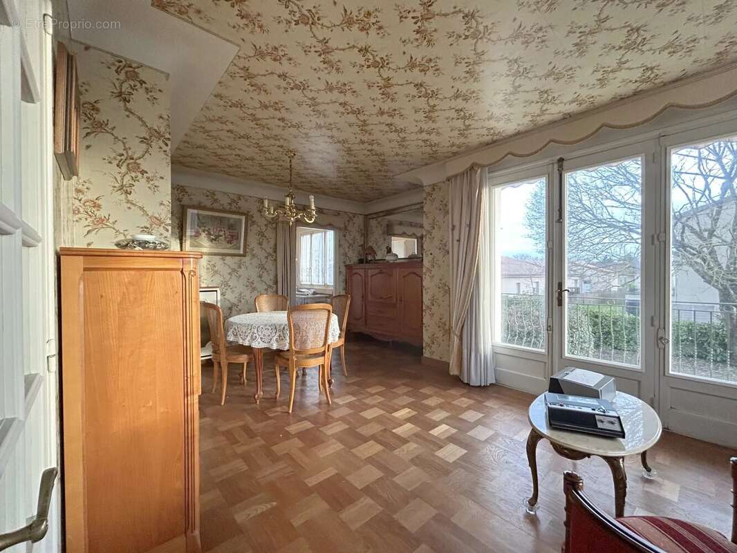 Maison à NEUVILLE-DE-POITOU