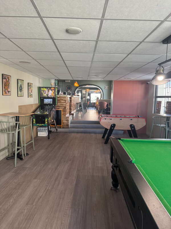 Autre à LA ROCHE-CHALAIS