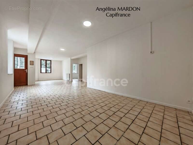 Maison de ville familiale T7 de 139 m² à Bolbec (5 à 6 chambres) avec cour et atelier - photo 3