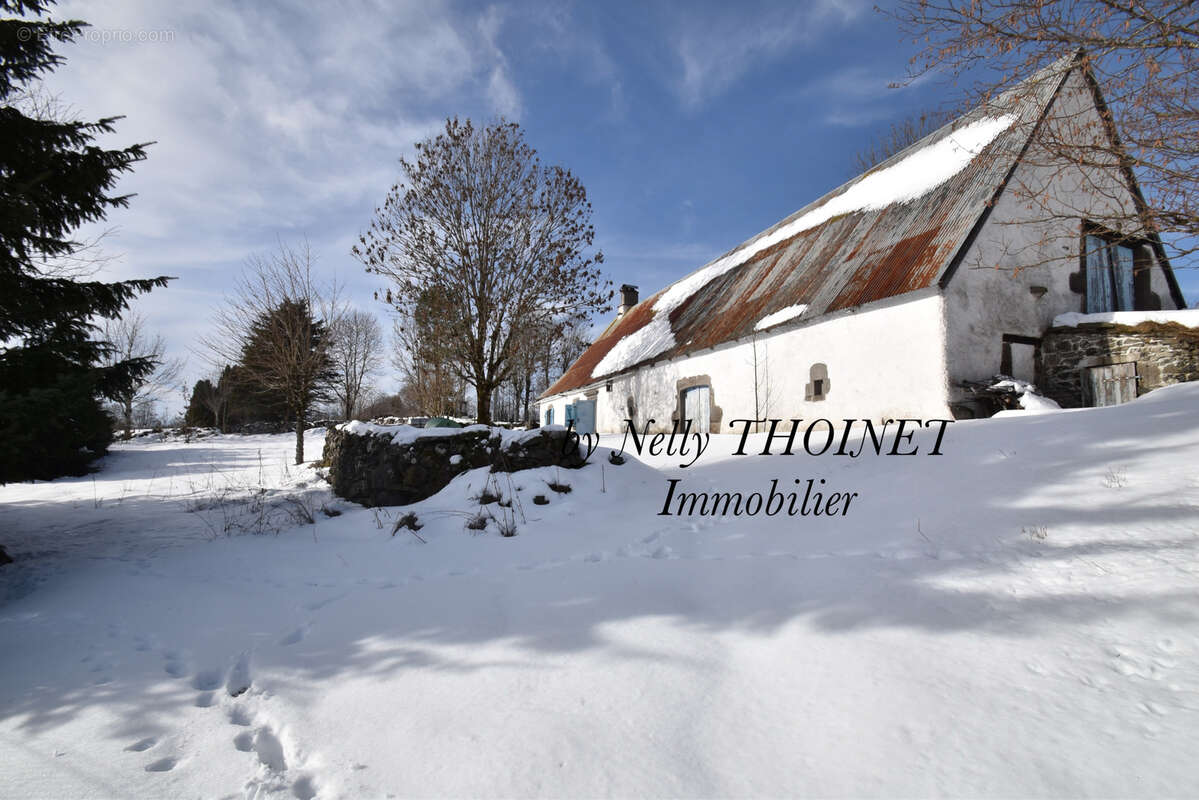 Maison à BESSE-ET-SAINT-ANASTAISE